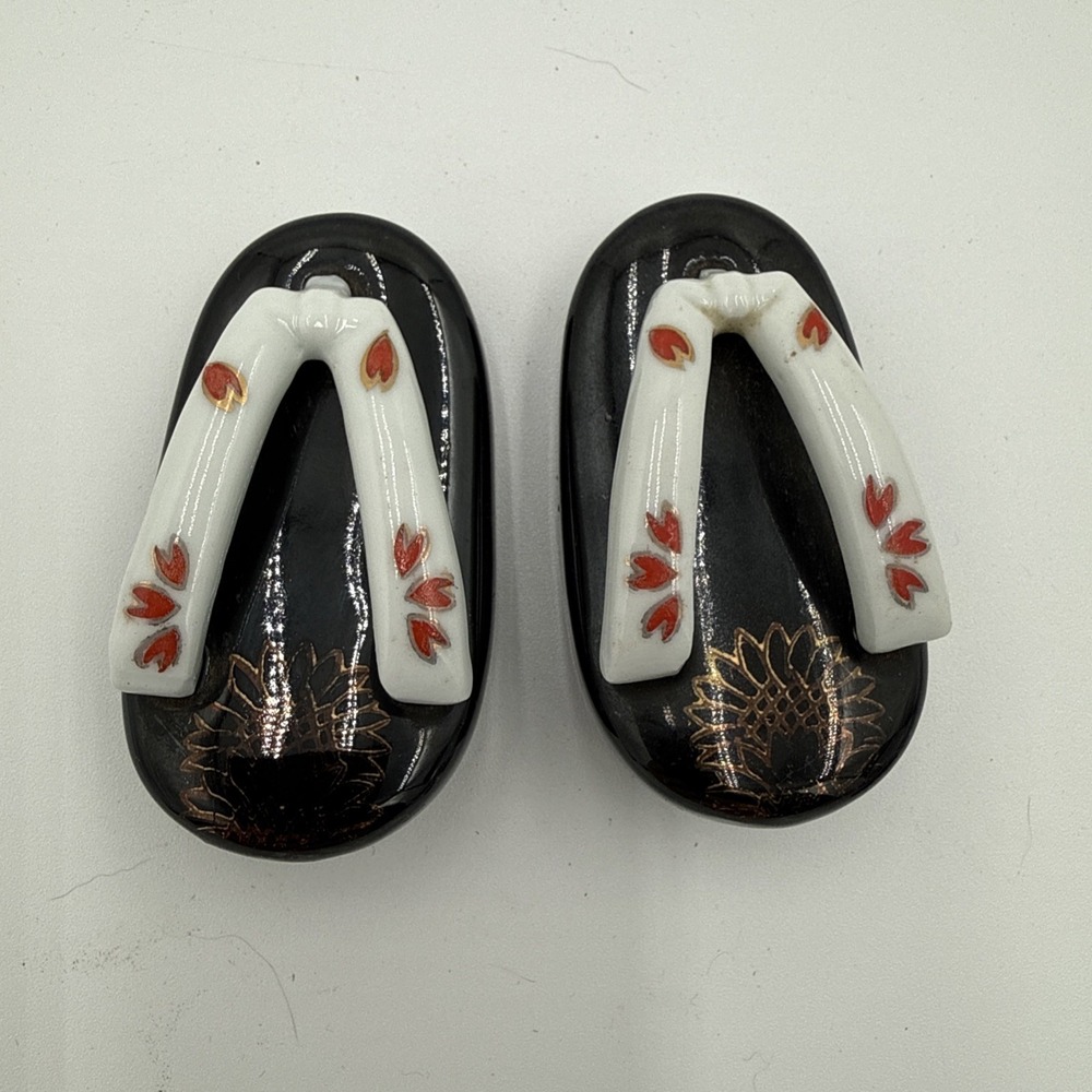 Vintage Japan Geta Sandal Salt Pepper Shakers Hand Painted Mid Century Kitsch‎
